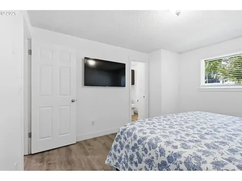 10011 NW 27th Avenue Vancouver WA 98685