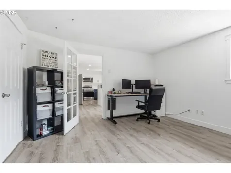 10011 NW 27th Avenue Vancouver WA 98685