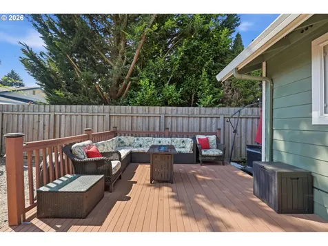 10011 NW 27th Avenue Vancouver WA 98685