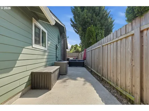 10011 NW 27th Avenue Vancouver WA 98685