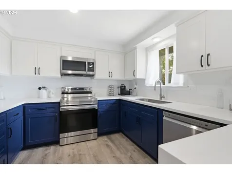 10011 NW 27th Avenue Vancouver WA 98685
