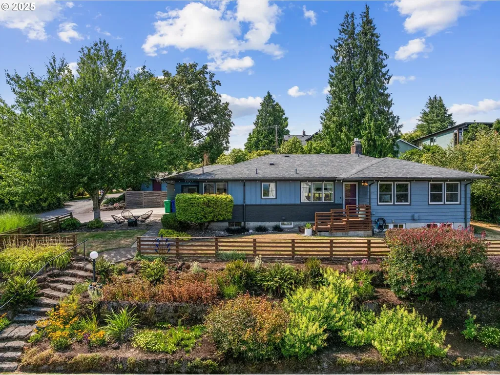8335 SW 6th Avenue Portland OR 97219