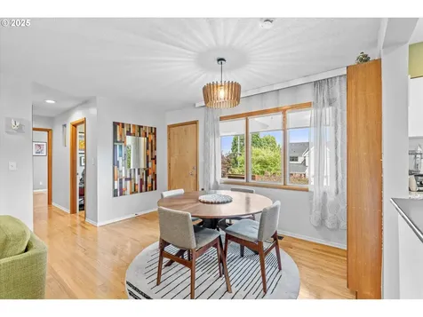 8335 SW 6th Avenue Portland OR 97219