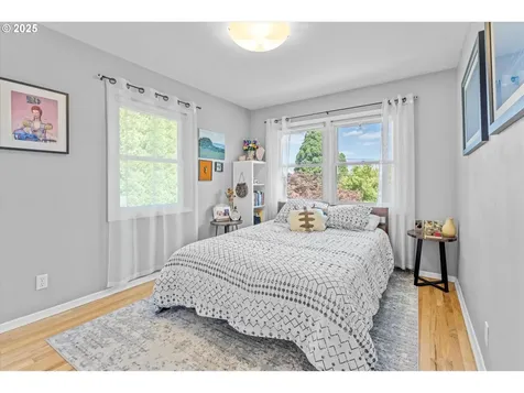 8335 SW 6th Avenue Portland OR 97219