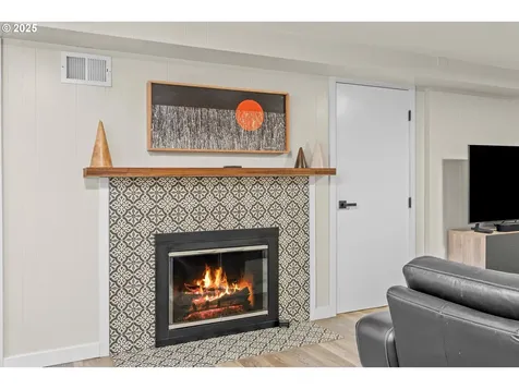 8335 SW 6th Avenue Portland OR 97219
