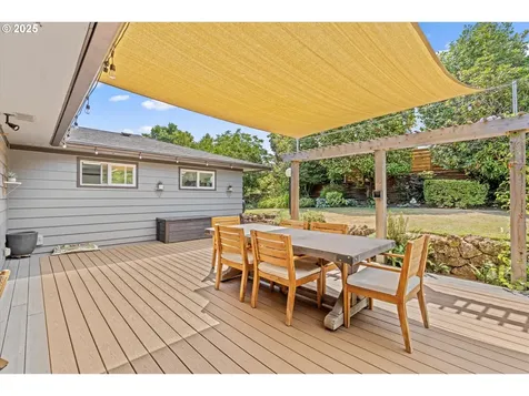 8335 SW 6th Avenue Portland OR 97219