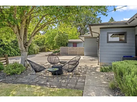 8335 SW 6th Avenue Portland OR 97219