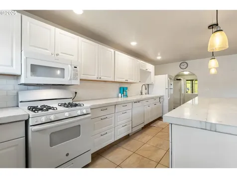 591 Mill Street Canyonville OR 97417