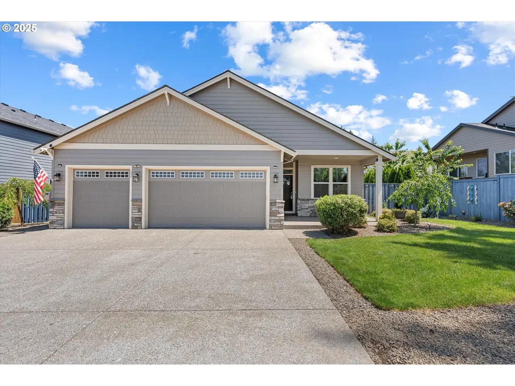 102 NE Overlook Court Estacada OR 97023