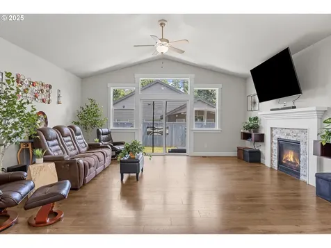 102 NE Overlook Court Estacada OR 97023