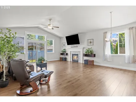 102 NE Overlook Court Estacada OR 97023