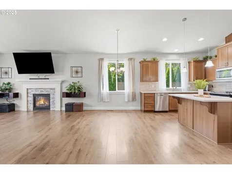 102 NE Overlook Court Estacada OR 97023