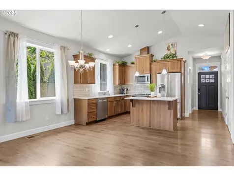 102 NE Overlook Court Estacada OR 97023
