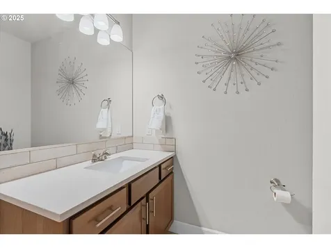 102 NE Overlook Court Estacada OR 97023