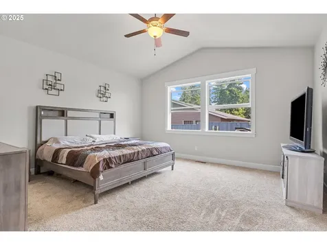 102 NE Overlook Court Estacada OR 97023