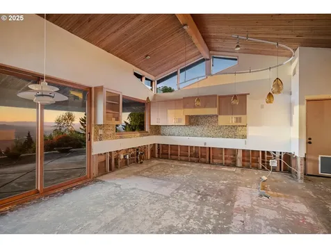 1209 SW Hessler Drive Portland OR 97239