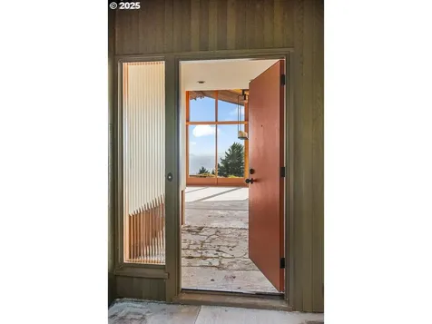 1209 SW Hessler Drive Portland OR 97239