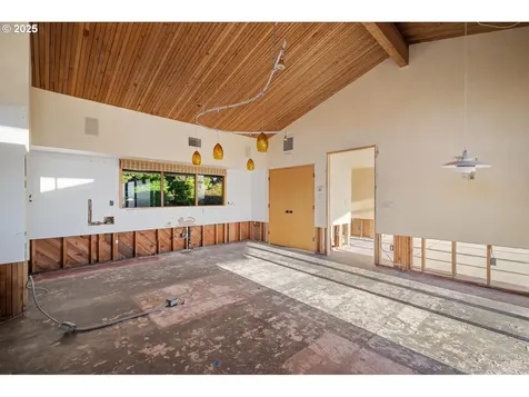 1209 SW Hessler Drive Portland OR 97239