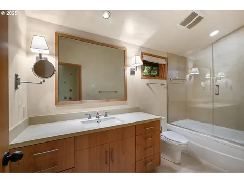 1209 SW Hessler Drive Portland OR 97239