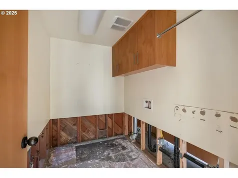 1209 SW Hessler Drive Portland OR 97239