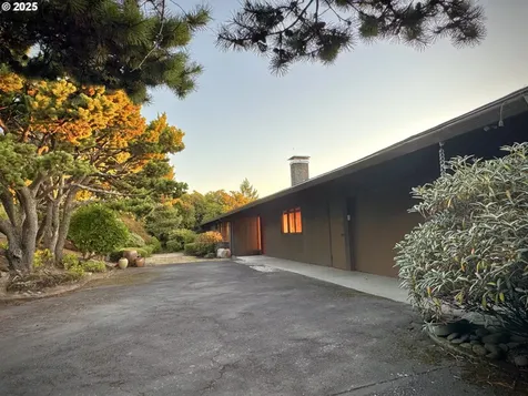 1209 SW Hessler Drive Portland OR 97239