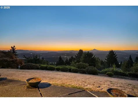 1209 SW Hessler Drive Portland OR 97239