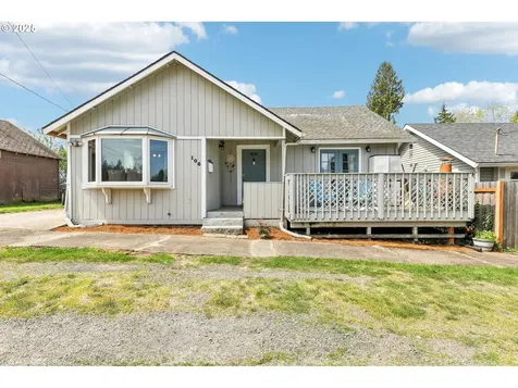 106 Eluria Street Oregon City OR 97045