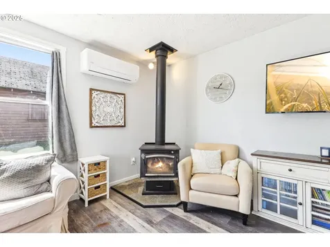 106 Eluria Street Oregon City OR 97045