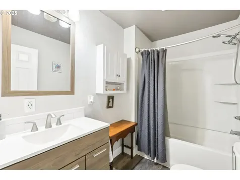 106 Eluria Street Oregon City OR 97045