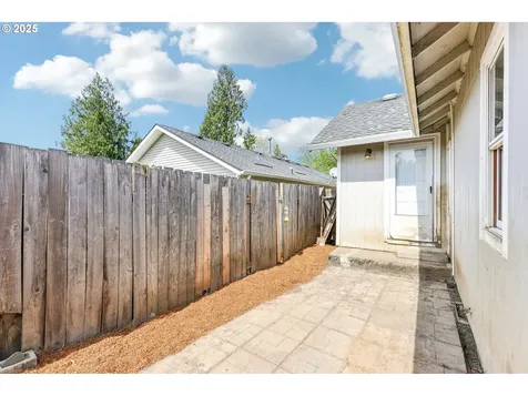 106 Eluria Street Oregon City OR 97045