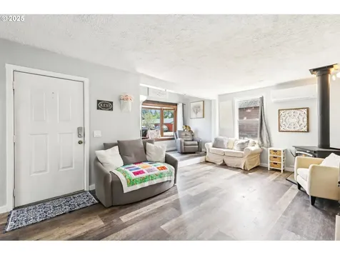 106 Eluria Street Oregon City OR 97045