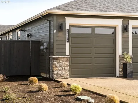 1804 S Locust Street Canby OR 97013