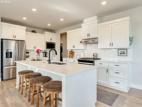 1804 S Locust Street Canby OR 97013