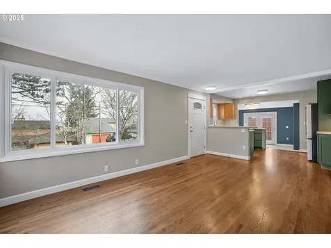 102 SE 5th Street Troutdale OR 97060