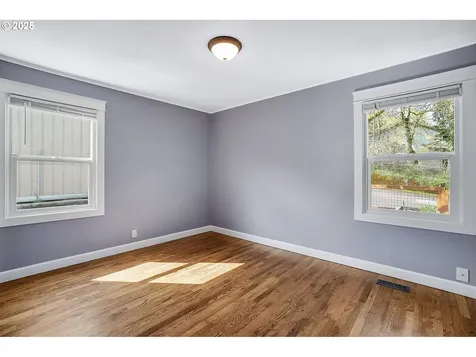 102 SE 5th Street Troutdale OR 97060