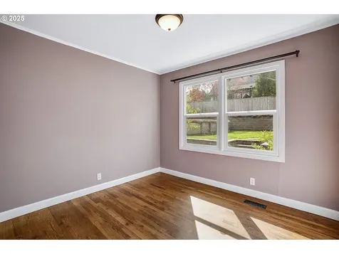 102 SE 5th Street Troutdale OR 97060