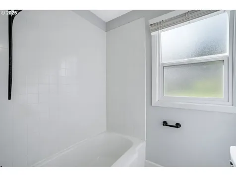 102 SE 5th Street Troutdale OR 97060