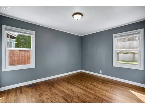 102 SE 5th Street Troutdale OR 97060