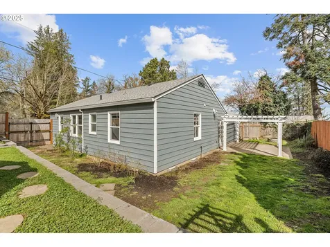 102 SE 5th Street Troutdale OR 97060