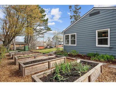 102 SE 5th Street Troutdale OR 97060