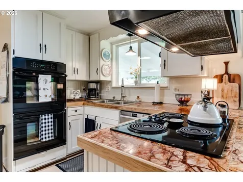 1014 Cinnamon Avenue Eugene OR 97404
