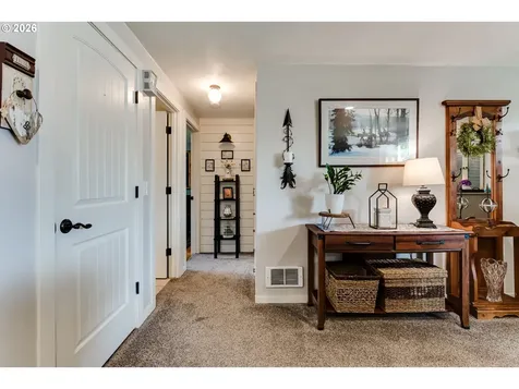 1014 Cinnamon Avenue Eugene OR 97404