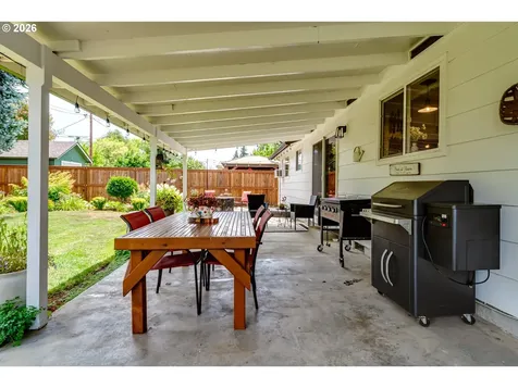 1014 Cinnamon Avenue Eugene OR 97404