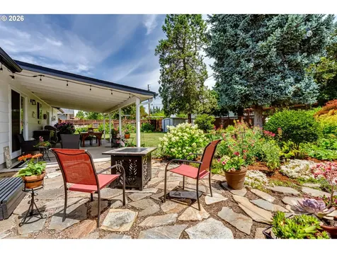 1014 Cinnamon Avenue Eugene OR 97404