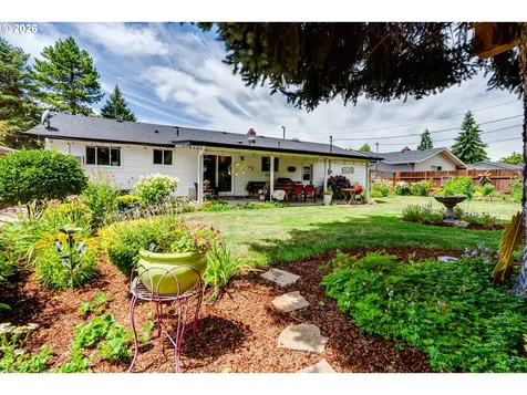 1014 Cinnamon Avenue Eugene OR 97404