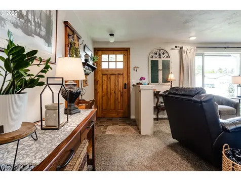 1014 Cinnamon Avenue Eugene OR 97404