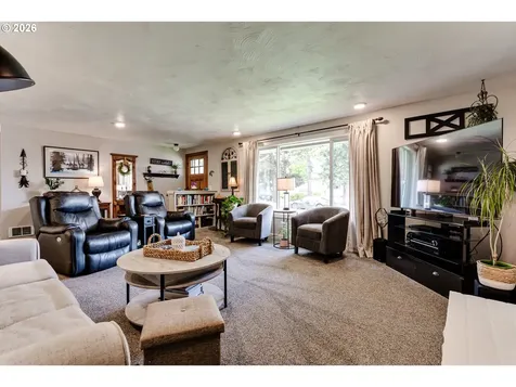 1014 Cinnamon Avenue Eugene OR 97404