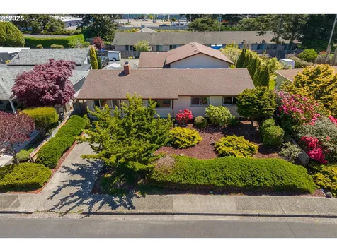 1088 Nopal Street Florence OR 97439