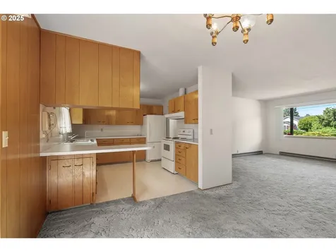 1088 Nopal Street Florence OR 97439