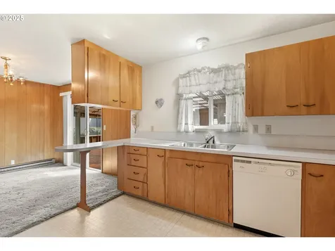 1088 Nopal Street Florence OR 97439